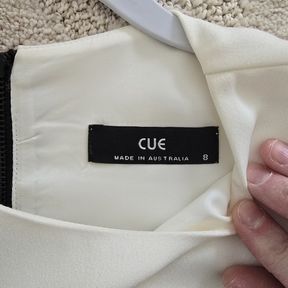 CUE Women's Top, size 4 - Picture 2 of 3